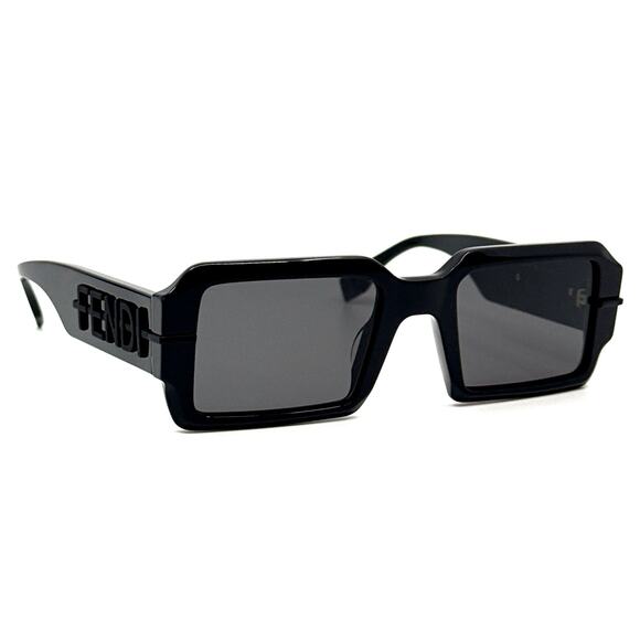 NEW!!! FENDI Sunglasses FE40073U 01A Authentic - Picture 1 of 12
